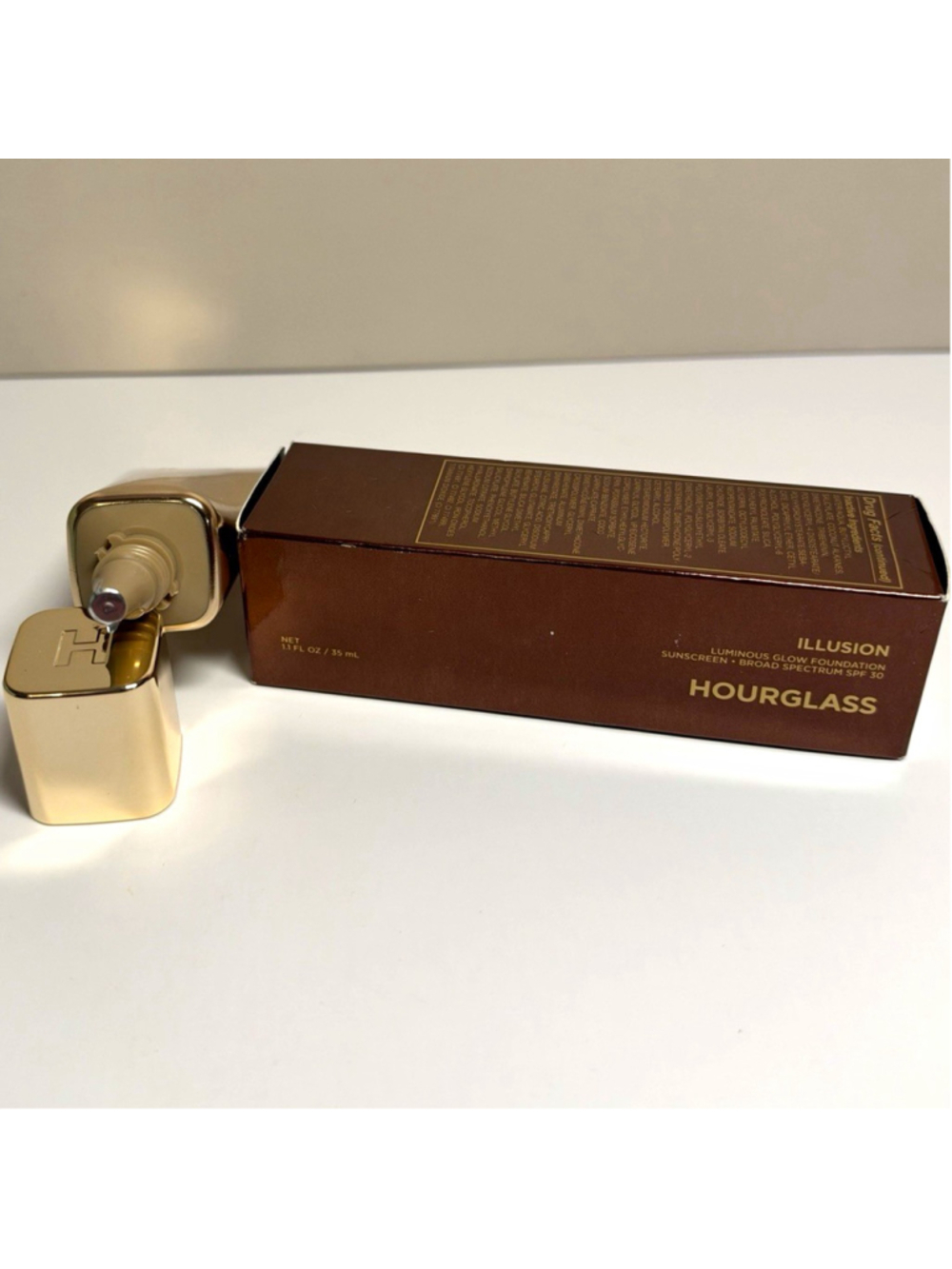 Hourglass Illusion Luminous Glow Foundation SPF 30 Shade 7.5 1.1oz
